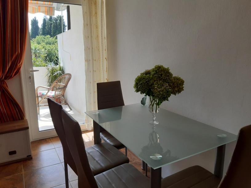 Family Apartment Garden And Sea Petrovac Exterior photo